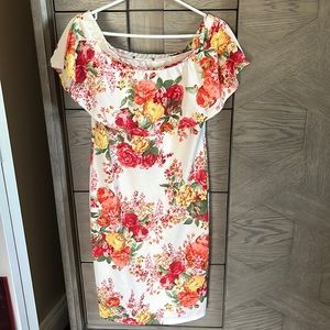 suzy shier size m off the shoulder floral dress